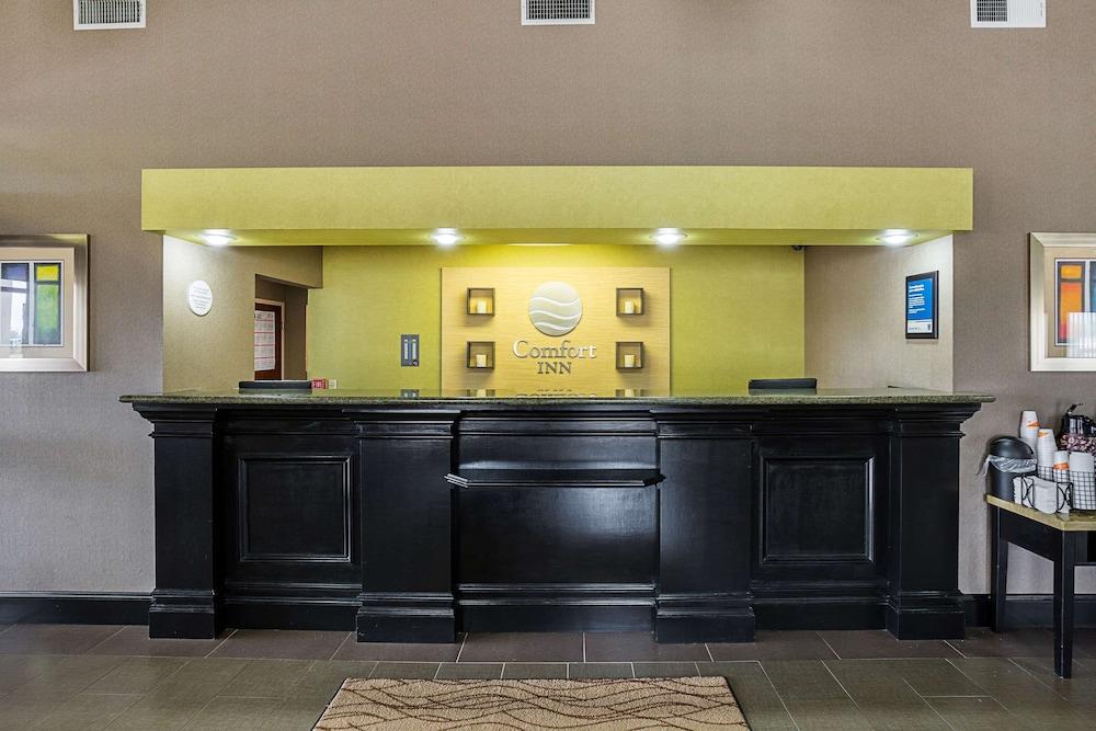 Super 8 By Wyndham Alexandria La Hotel Екстериор снимка